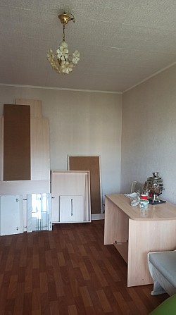Продается 2-х комнатная в общежитии, ул. К. Либкнехта 33 Ревда - изображение 1